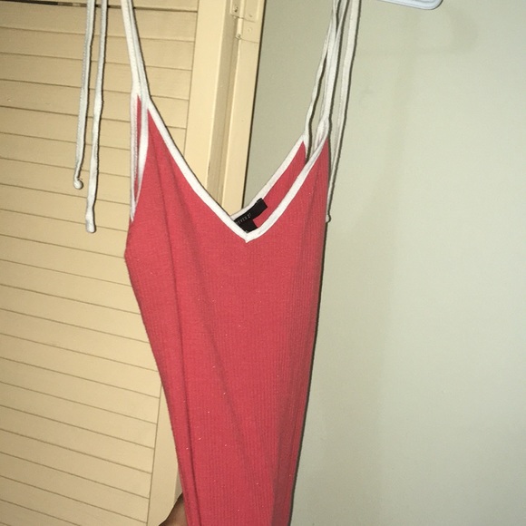 Red Curvy dress - Picture 3 of 5